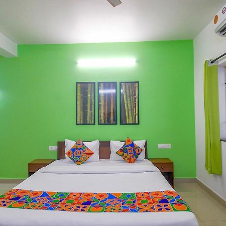 Fabescape Sk Studios With Pool & Gym, Arpora Oud Goa Buitenkant foto