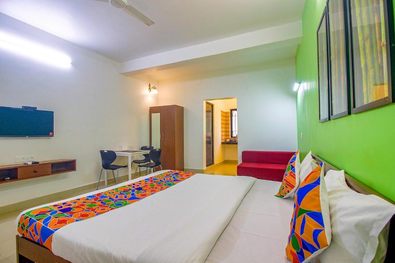 Fabescape Sk Studios With Pool & Gym, Arpora Oud Goa Buitenkant foto
