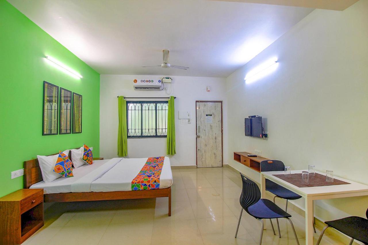 Fabescape Sk Studios With Pool & Gym, Arpora Oud Goa Buitenkant foto