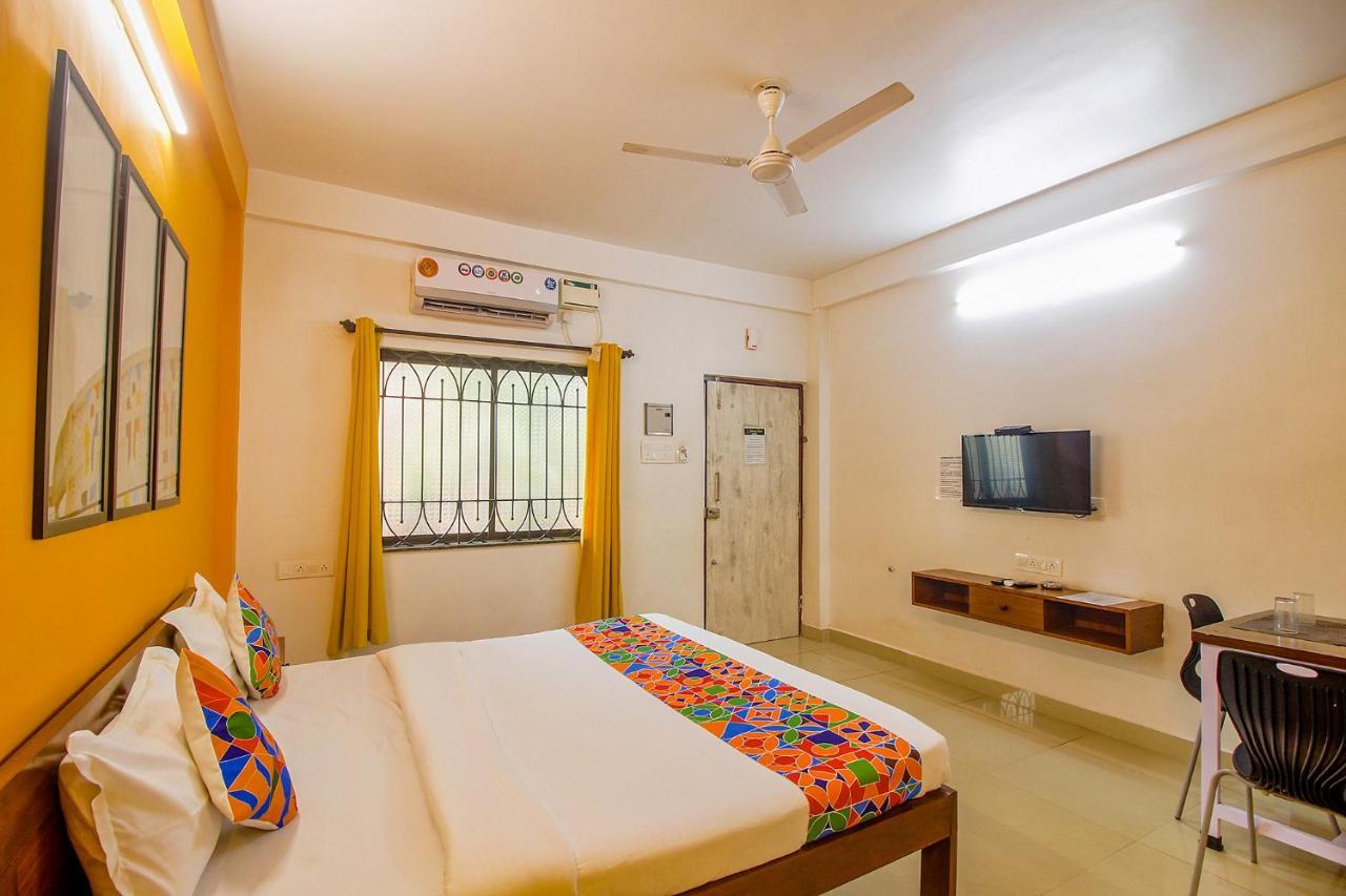 Fabescape Sk Studios With Pool & Gym, Arpora Oud Goa Buitenkant foto
