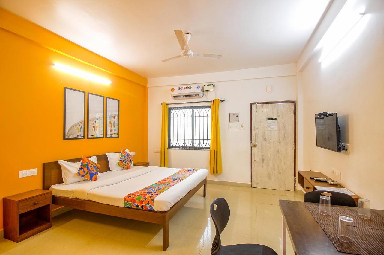 Fabescape Sk Studios With Pool & Gym, Arpora Oud Goa Buitenkant foto
