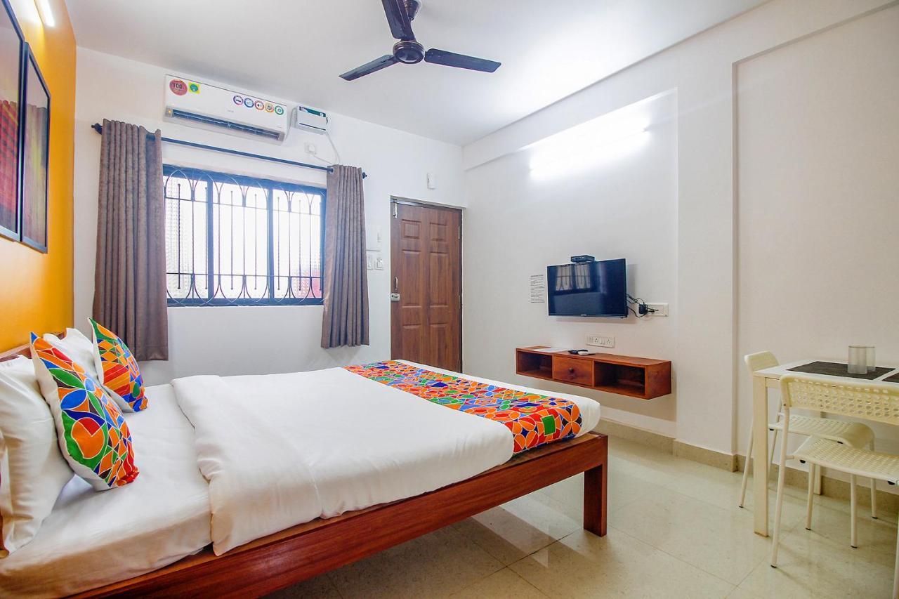 Fabescape Sk Studios With Pool & Gym, Arpora Oud Goa Buitenkant foto