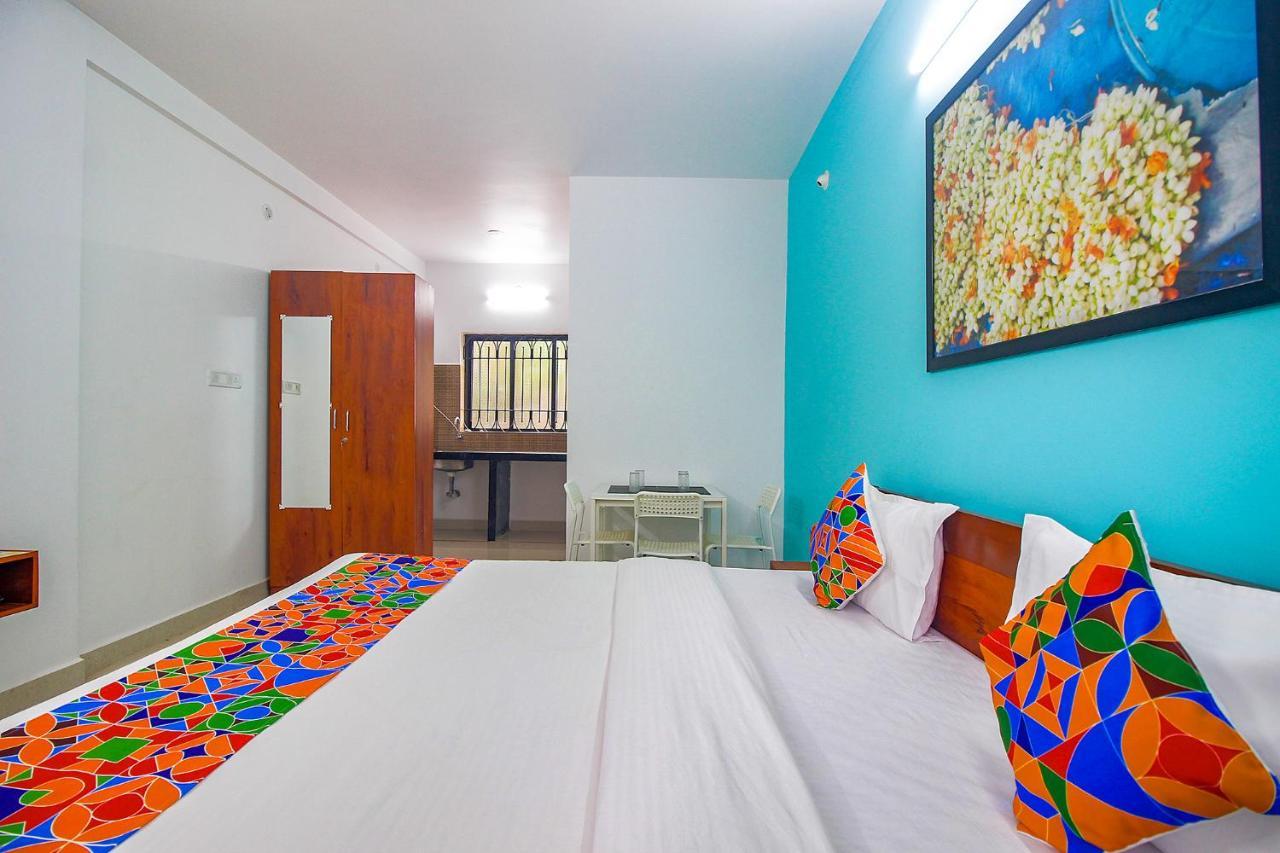 Fabescape Sk Studios With Pool & Gym, Arpora Oud Goa Buitenkant foto